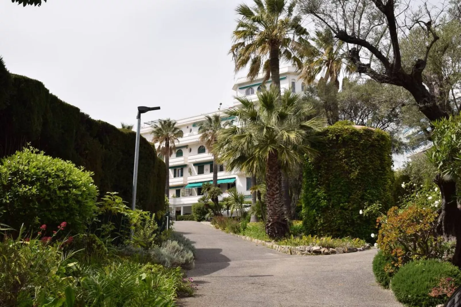 Juan-les-Pins Vue Mer Plage Piscine et Tennis-Gebieden zomer 1km