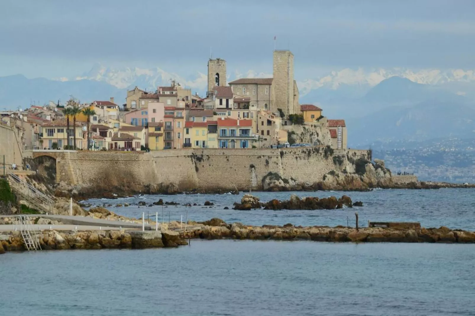 Appartement au Cœur du Centre-Ville d'Antibes