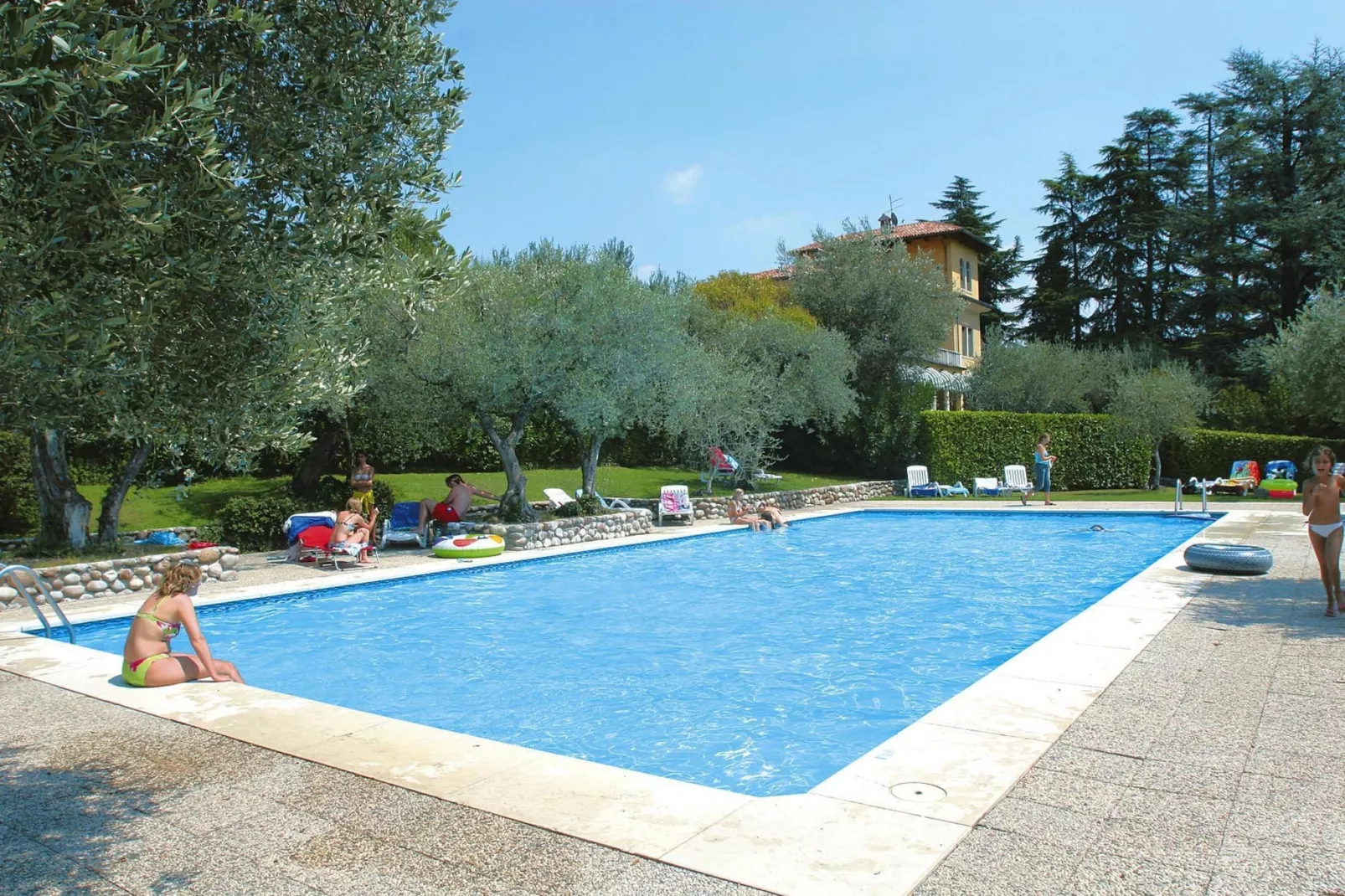 Residence Pratone Garda-quadrilo comfort-Zwembad