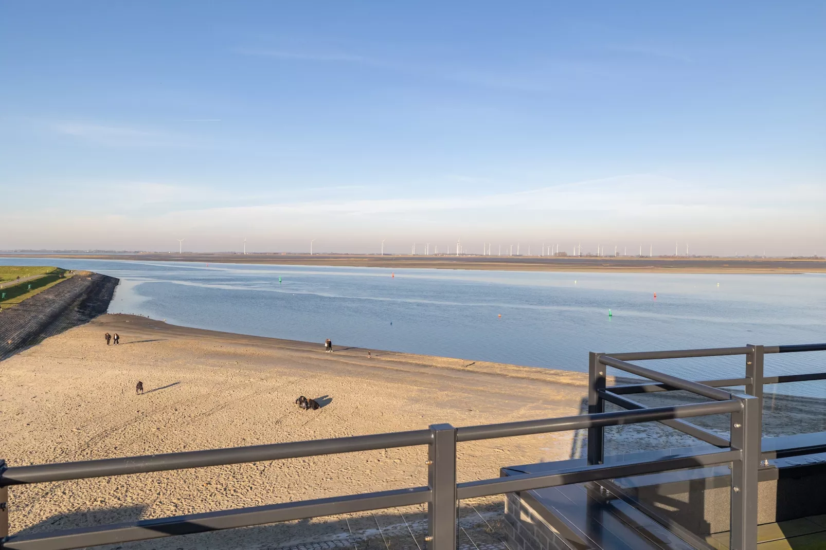 Appartement Vista Maris - Havenweg 8-48  Sint-Annaland-Uitzicht zomer