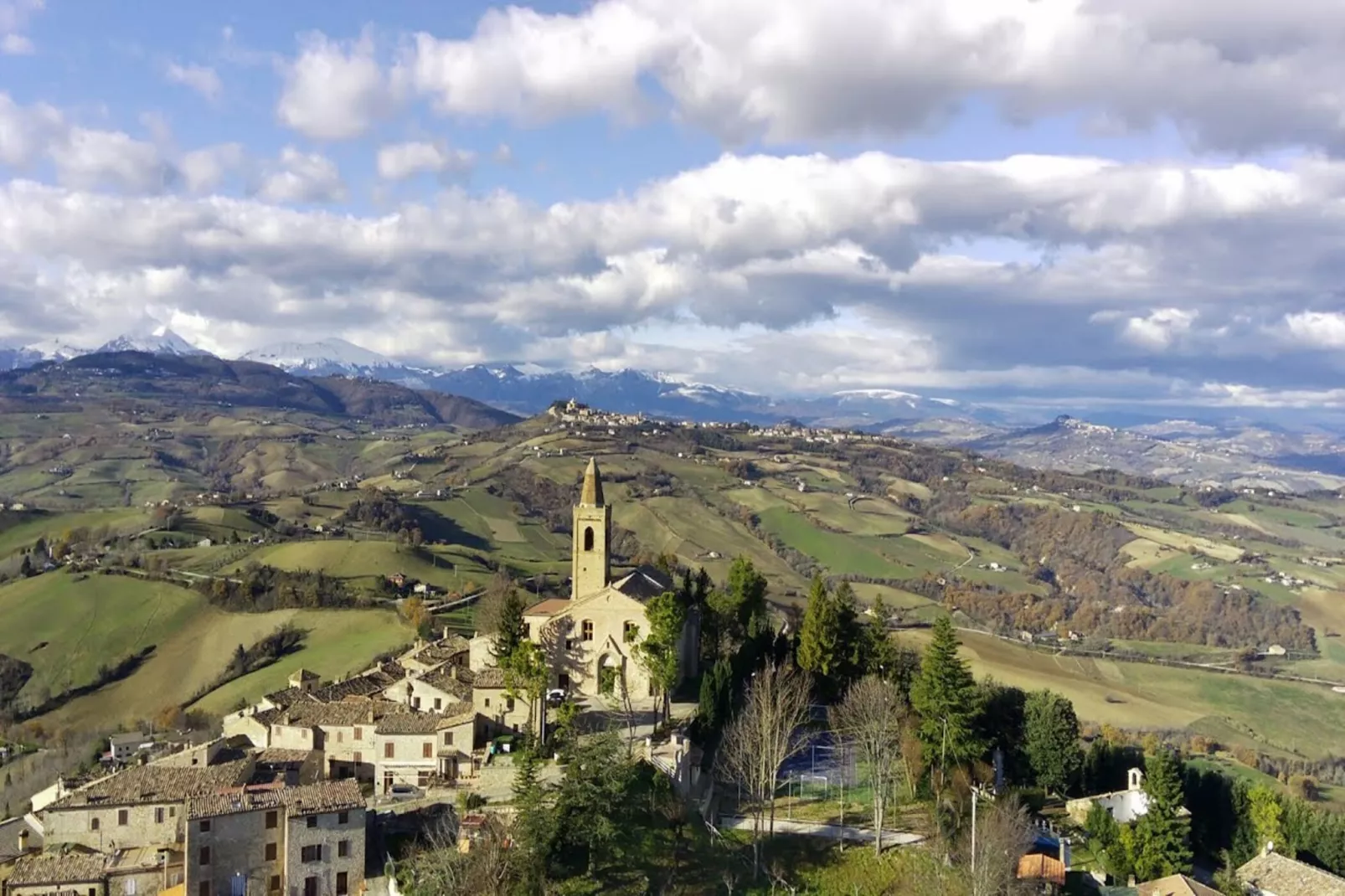 Residence La Ginestra, Montelparo-bilo-Gebieden zomer 1km