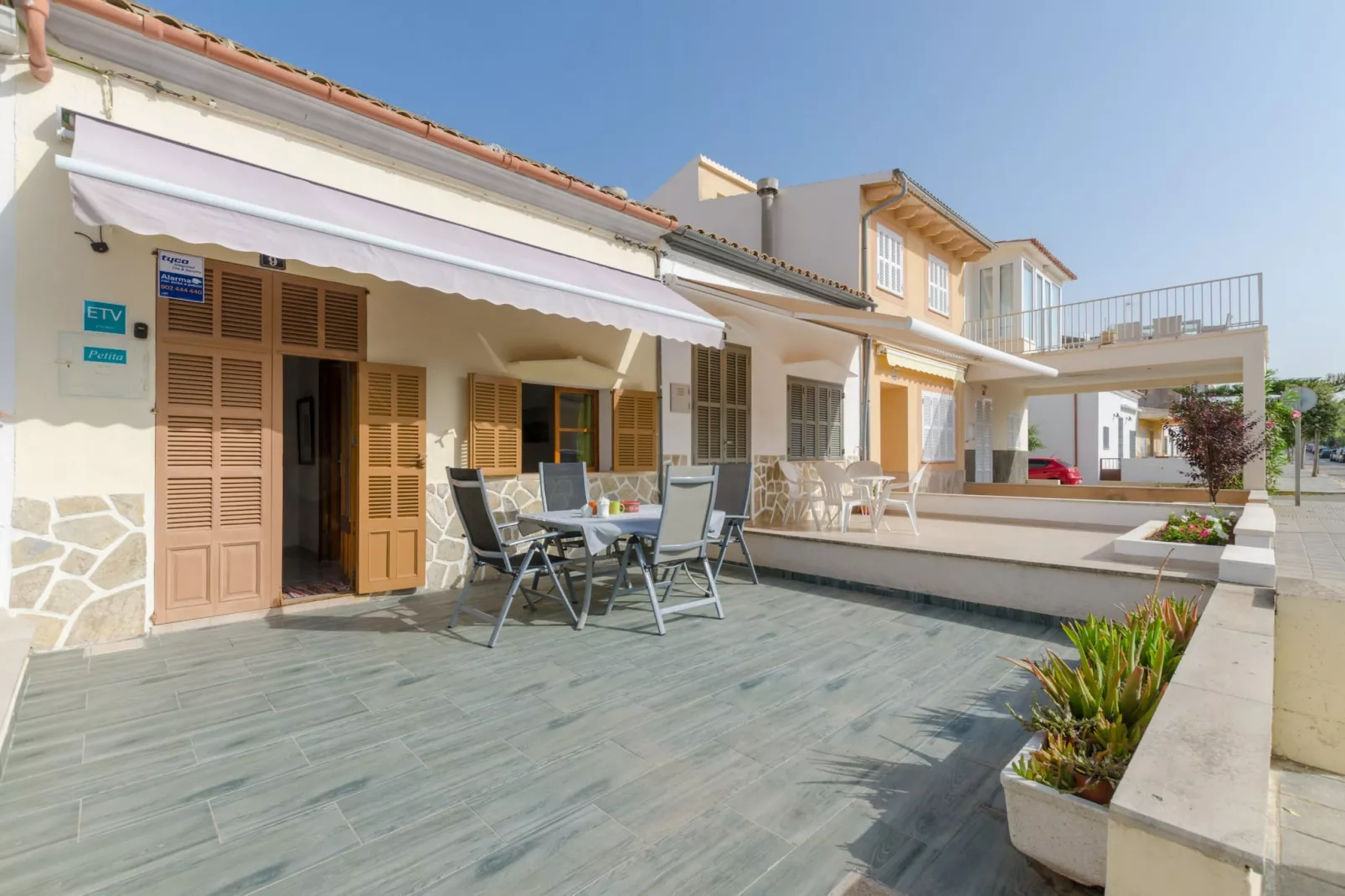 YourHouse Petita-Terras