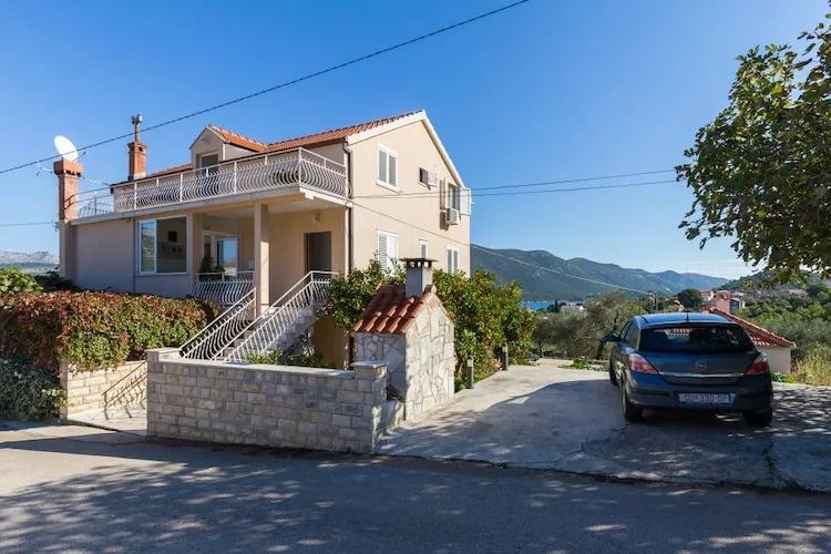 Apartments Memunić - One Bedroom Apartment with Garden View (MALI)