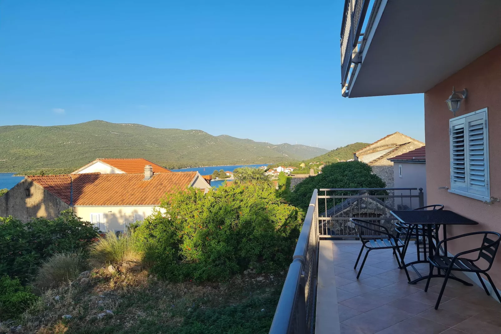 Apartments Memunić - Superior One Bedroom Apartment with Balcony and Sea View (ŽUTI)