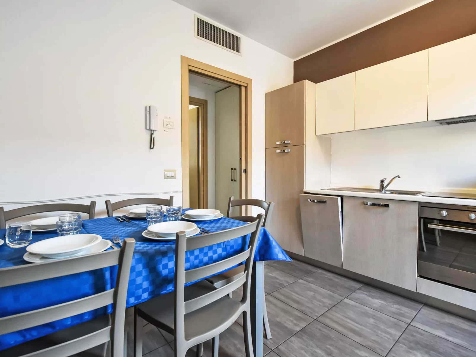 Endine Pool Apartment-Binnen