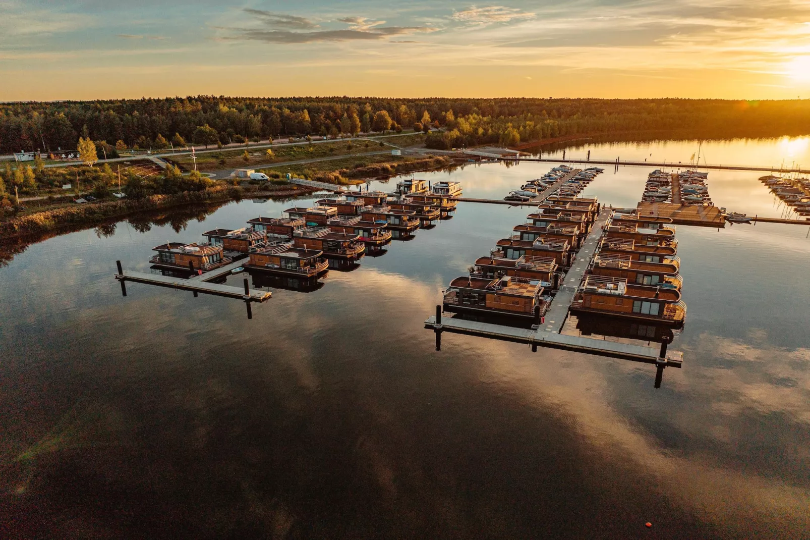 Hausboot am Bärwalder See-Gebieden zomer 1km