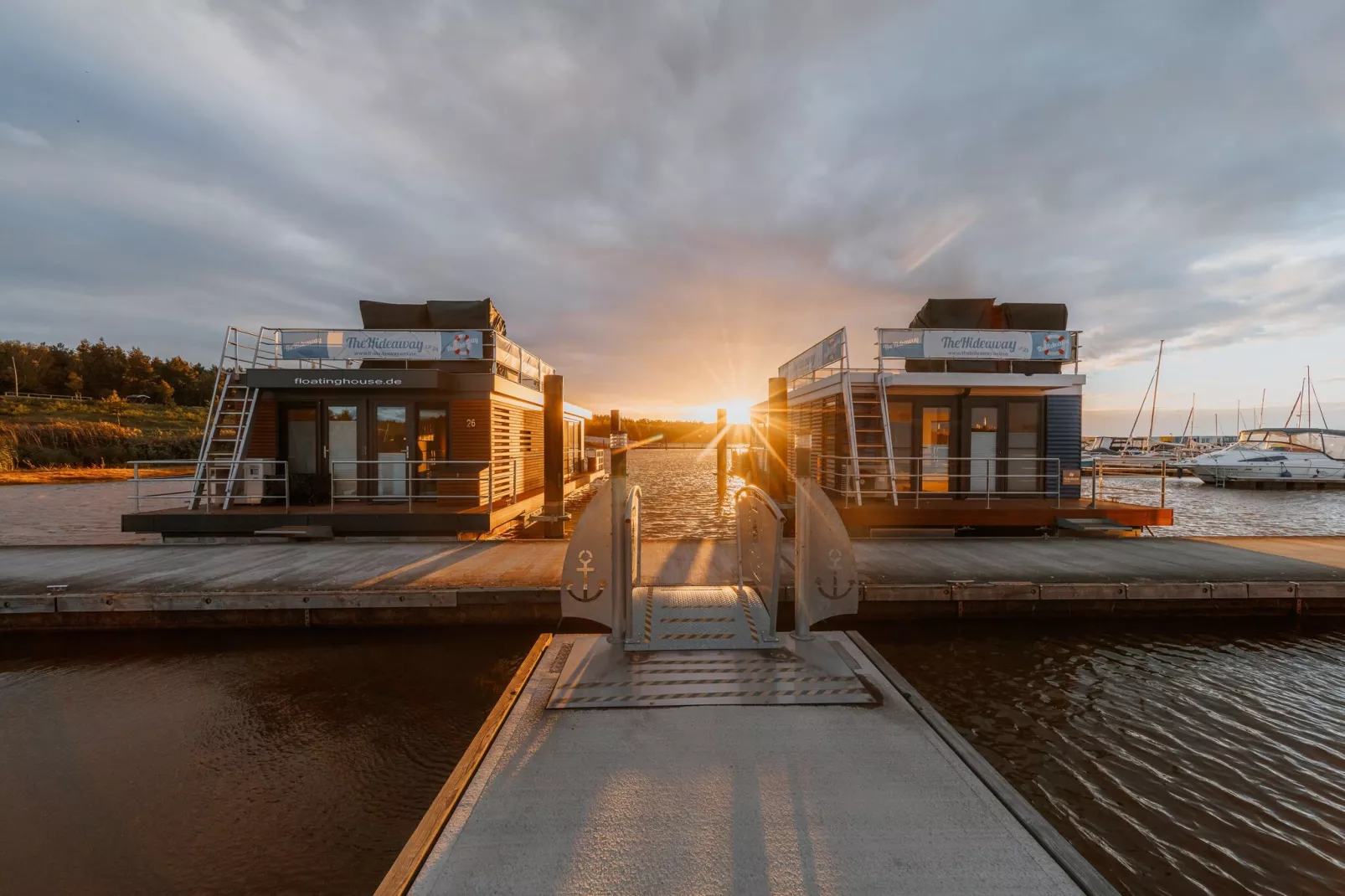 Hausboot am Bärwalder See-Buitenkant zomer