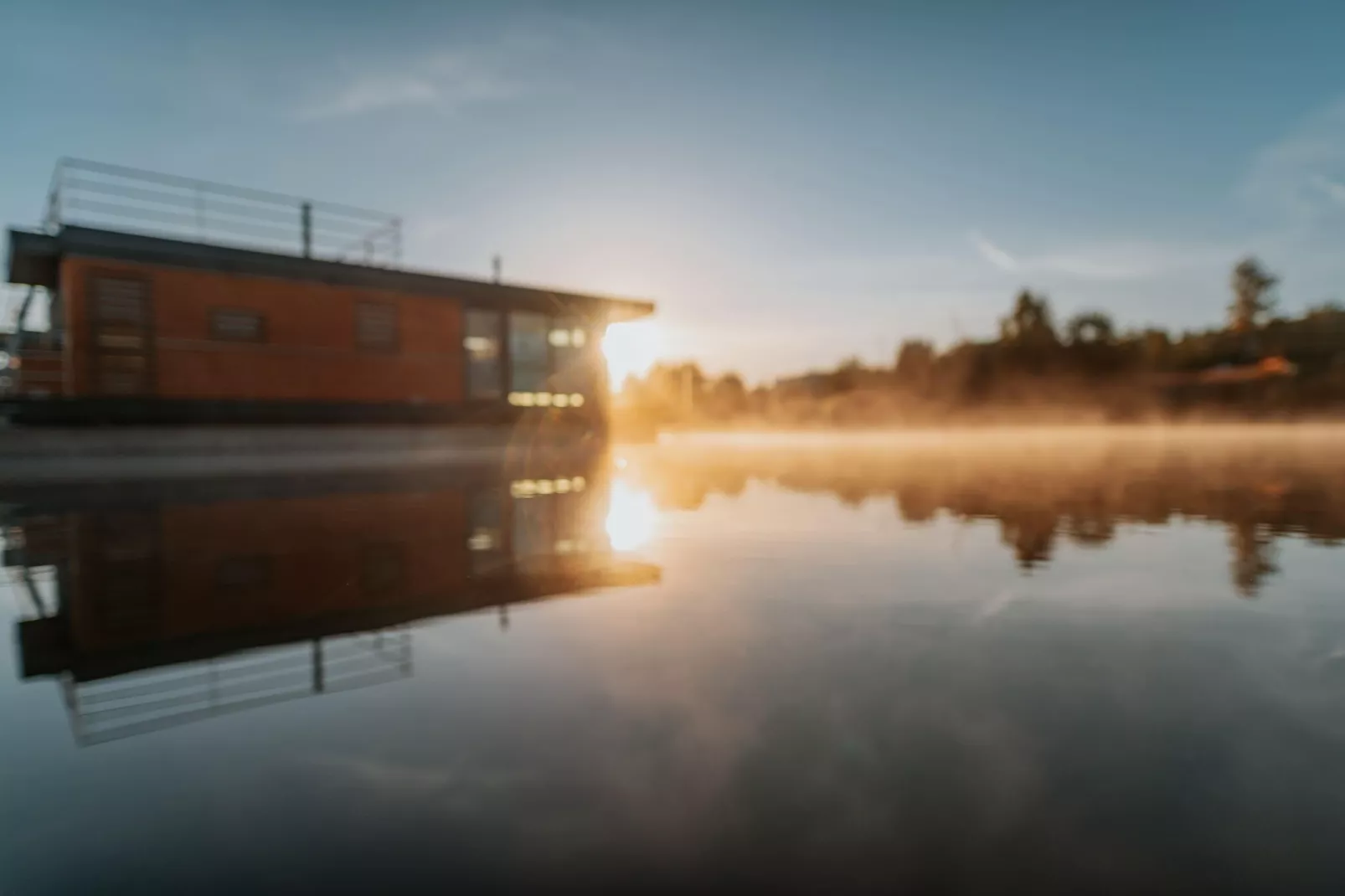 Hausboot am Bärwalder See-Buitenkant zomer