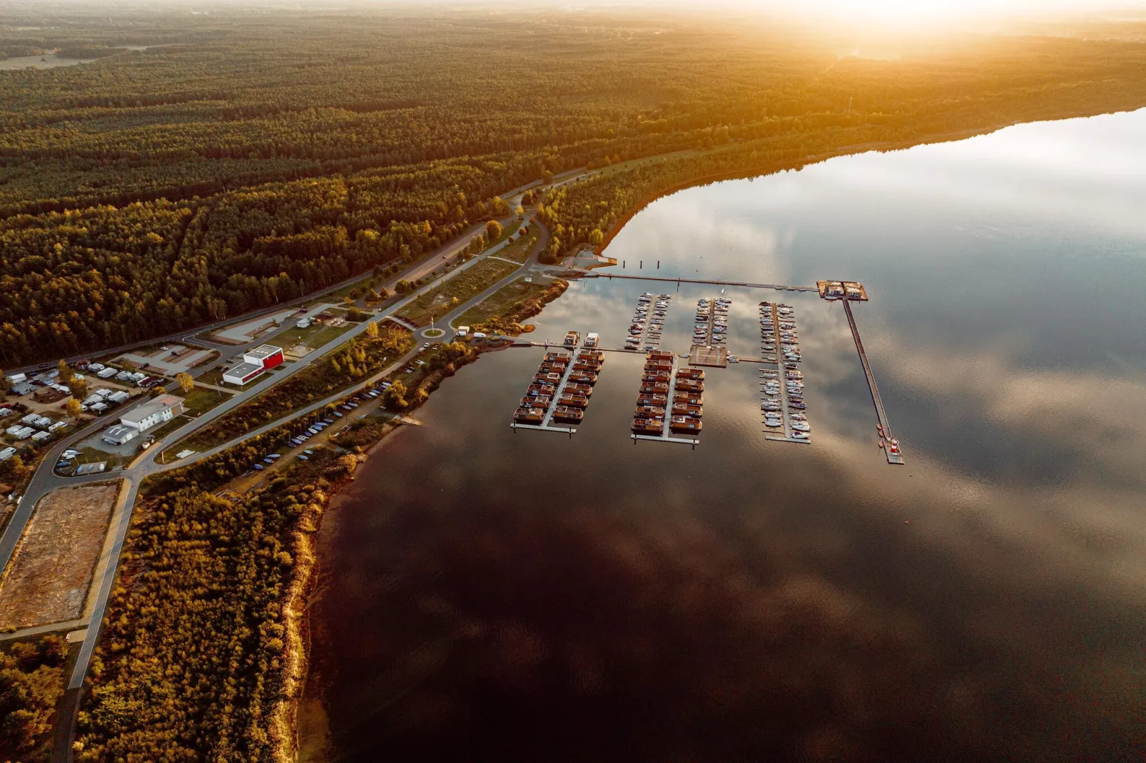 Hausboot am Bärwalder See-Gebieden zomer 1km