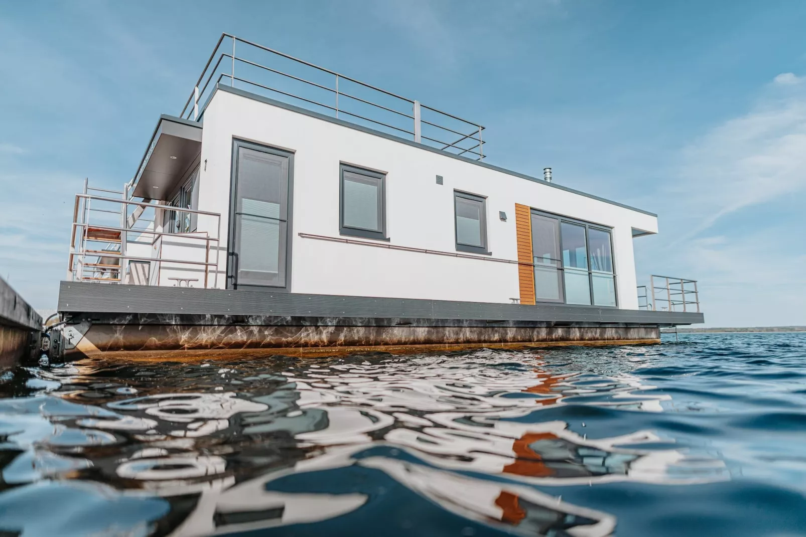 Hausboot am Gräbendorfer See-Buitenkant zomer