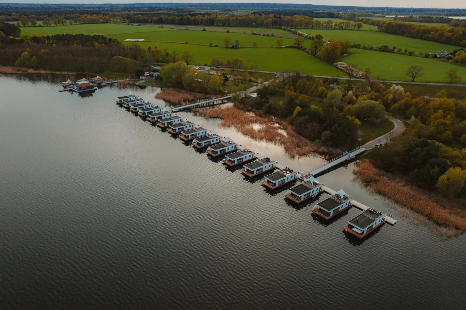 Hausboot am Gräbendorfer See-Gebieden zomer 1km