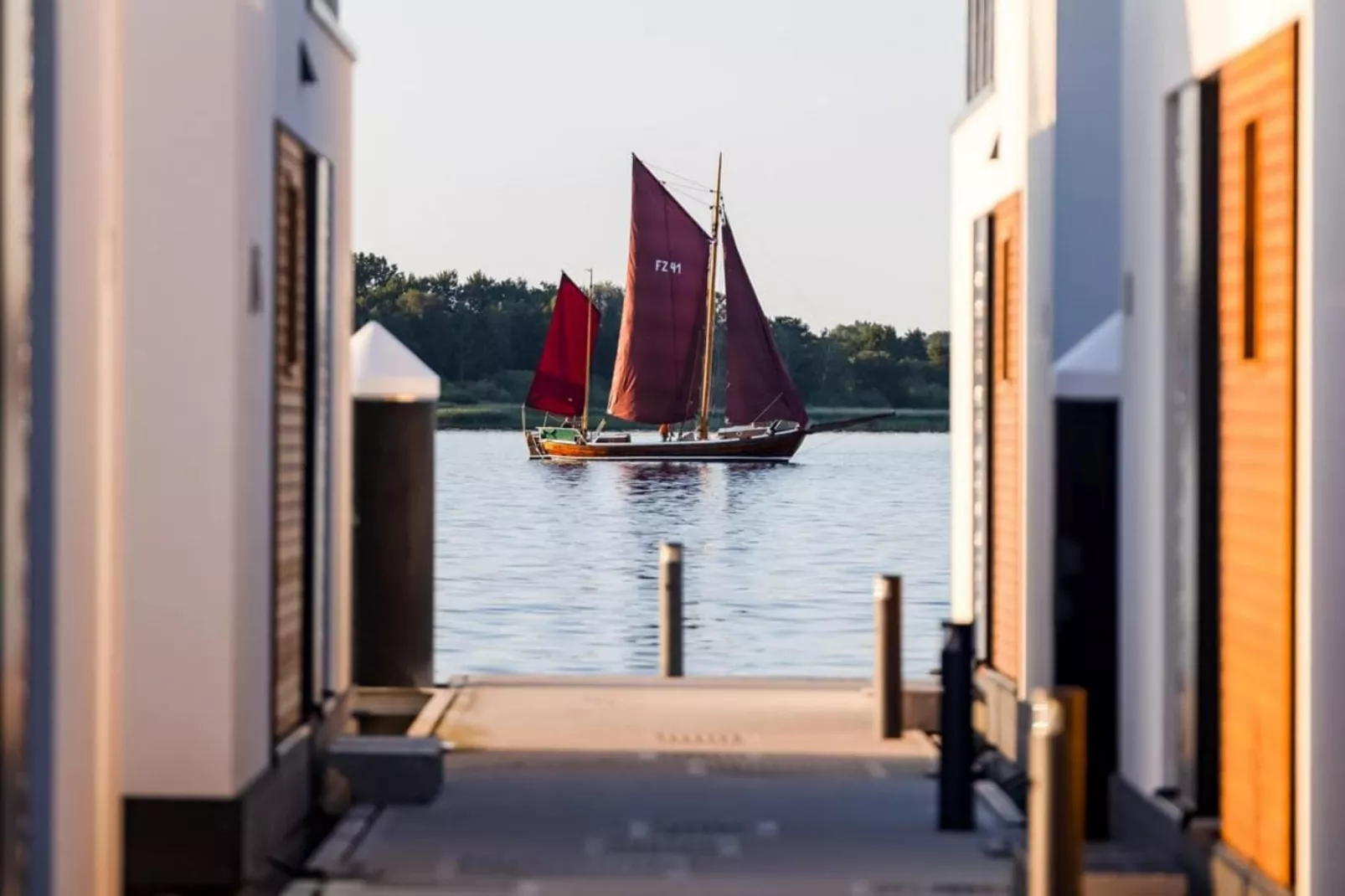 Hausboot in Ribnitz-Damgarten-Uitzicht zomer