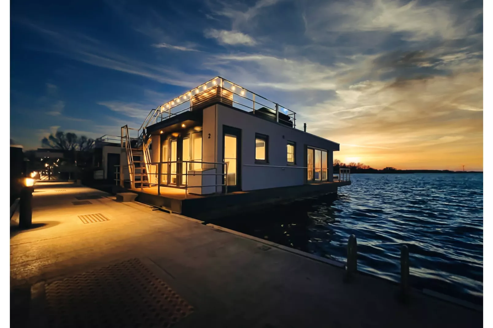 Hausboot in Ribnitz-Damgarten-Buitenkant zomer