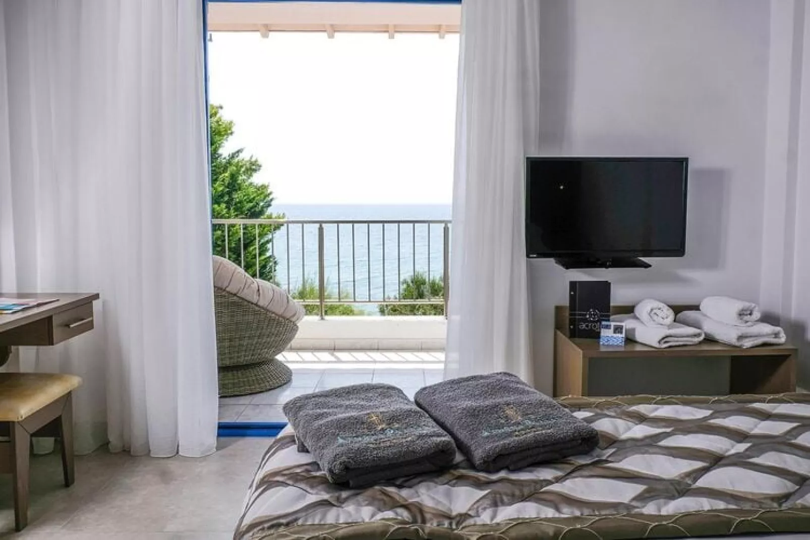 Holiday residence Acrotel Athena Villas, Elia Beach-Maisonette-Slaapkamer