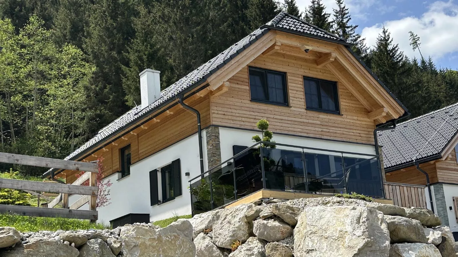 Chalet Hirschblick-Buitenkant zomer