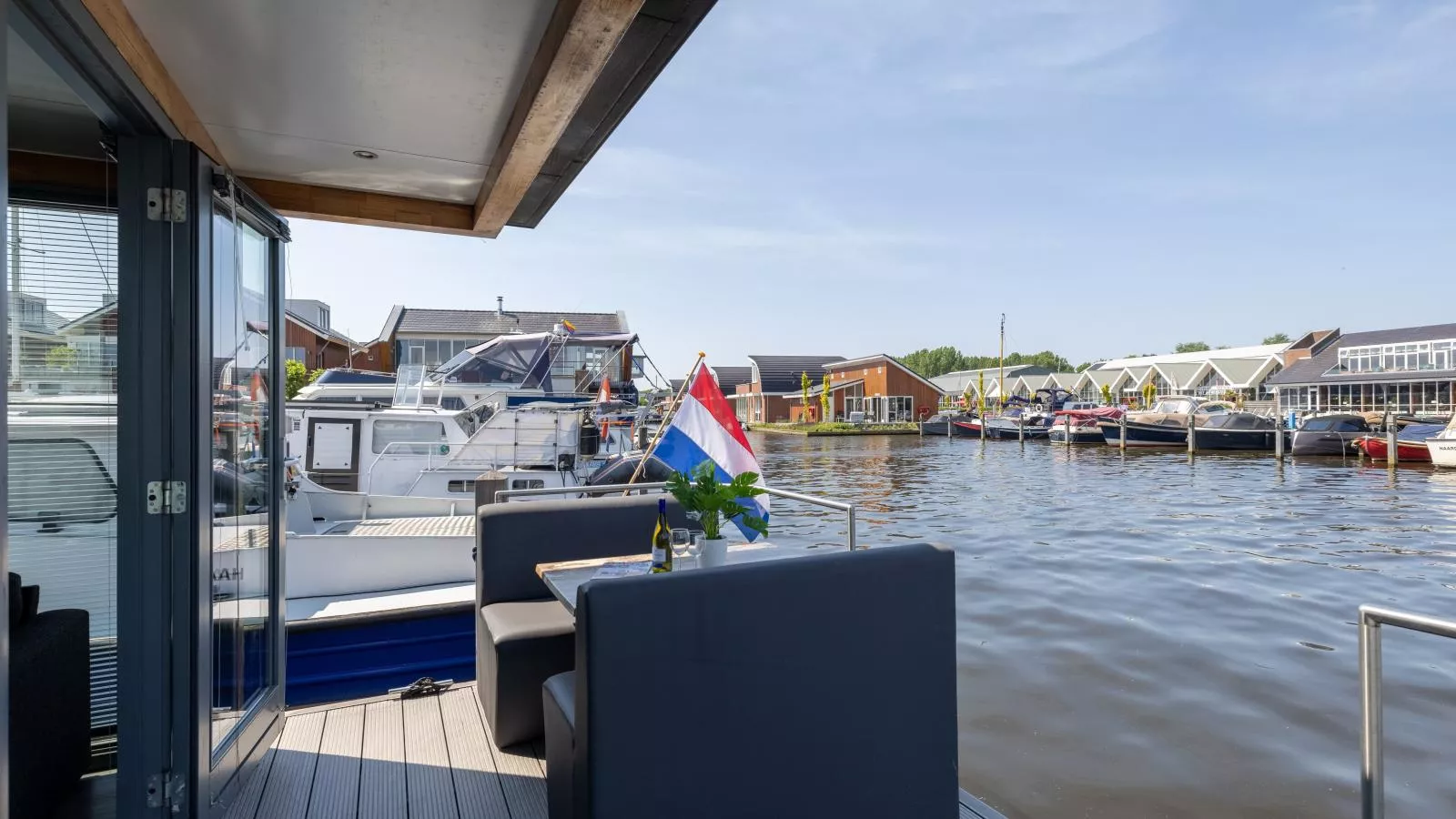 Tiny houseboat Uitgeest II-Terrasbalkon