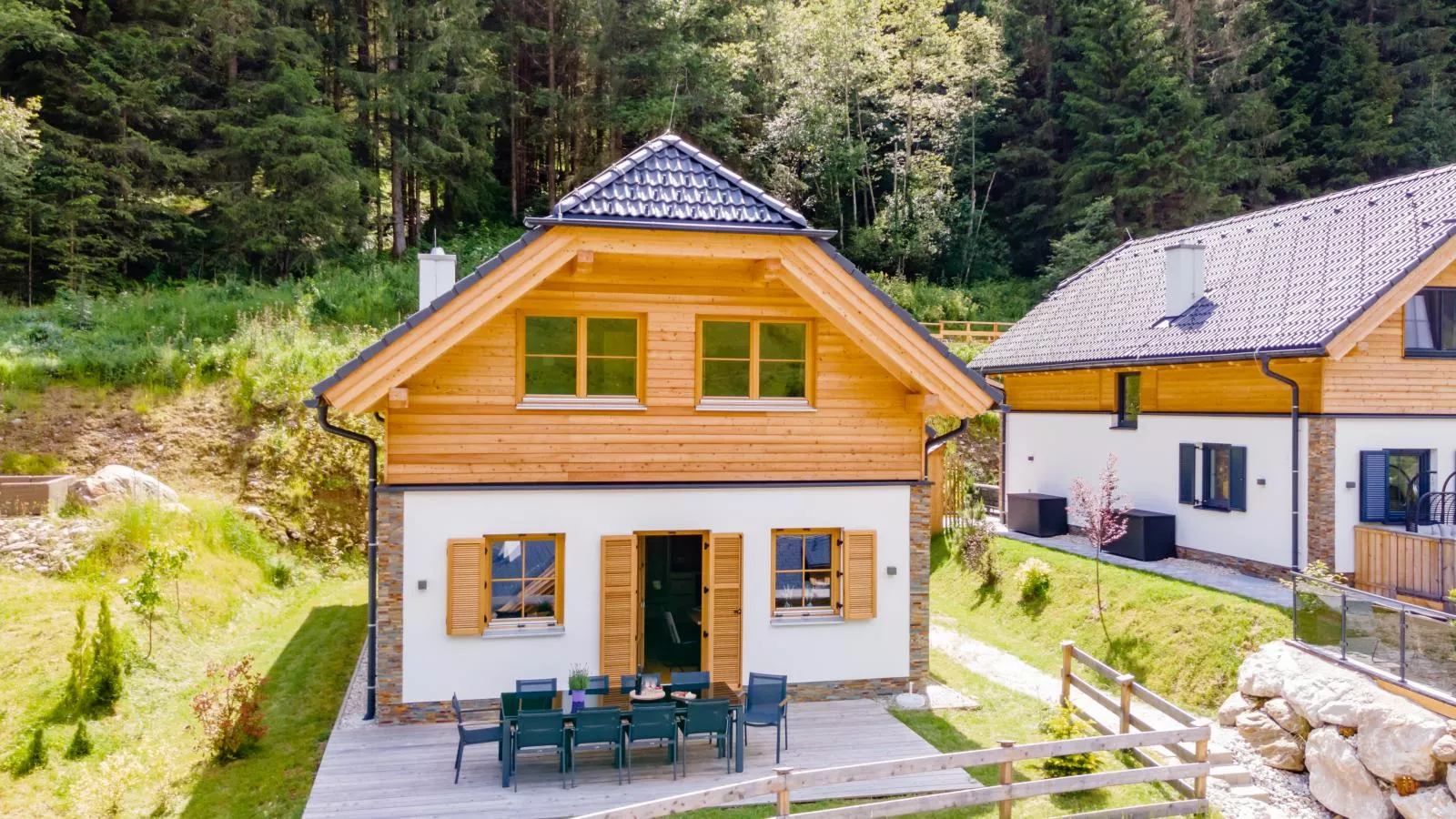 Haus am Wald-Buitenkant zomer