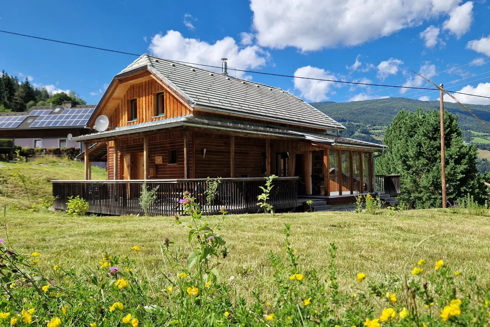 Chalet am Hallingerbach-Buitenkant zomer