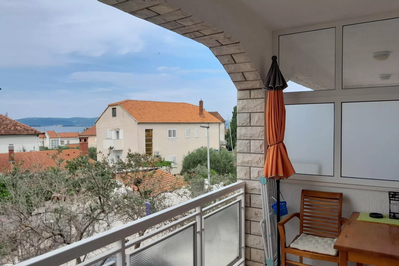 Apartments Adelheid, Biograd-Typ A5B, im OG, ca. 60 qm, für 5 Pers.-Uitzicht zomer