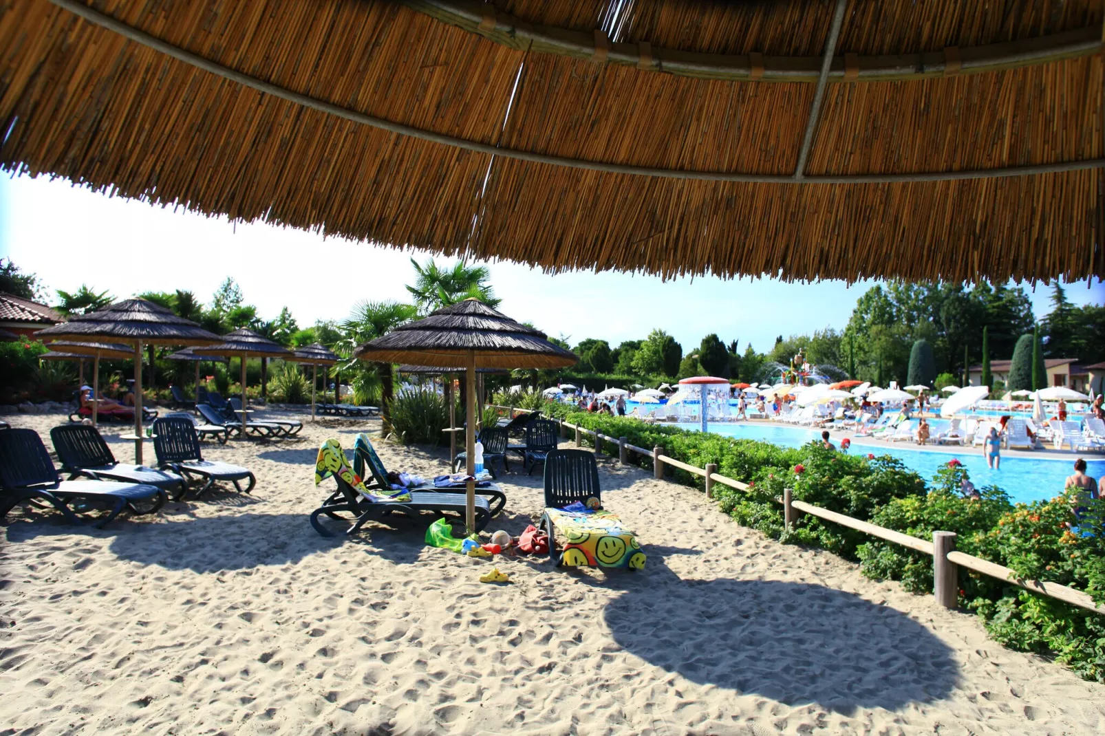 Holiday park Bella Italia, Peschiera-Ibisco-Tuinen zomer