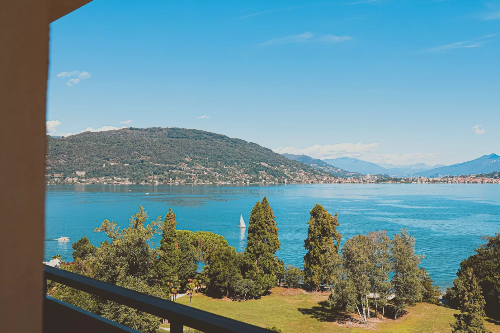 Residence Carl & Do Baveno-Bilo Standard 2 pax-Uitzicht zomer