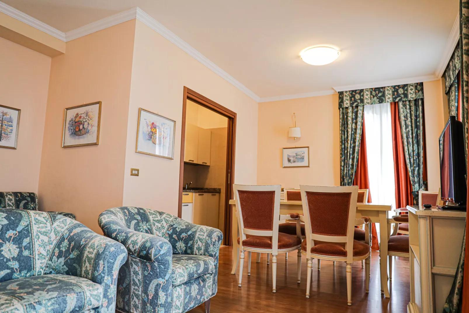 Residence Carl & Do Baveno-Bilo Standard 3 pax-Woonkamer