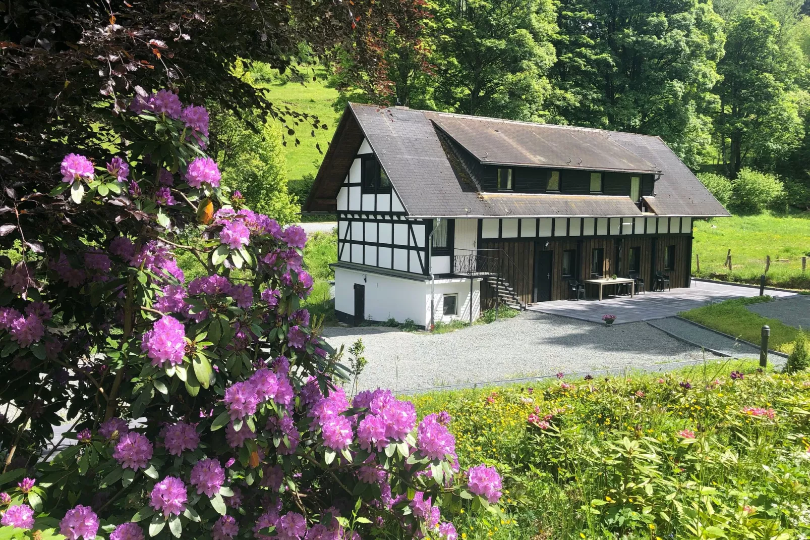 Landhaus  Lodge Winterberg-Buitenkant zomer