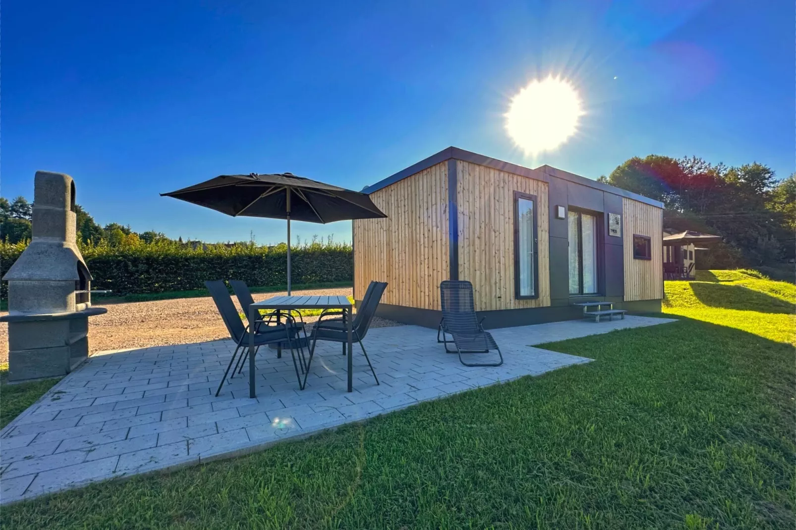 FERIENDORF SEEBLICK - Tiny Chalet am Eixendorfer See-Buitenkant zomer