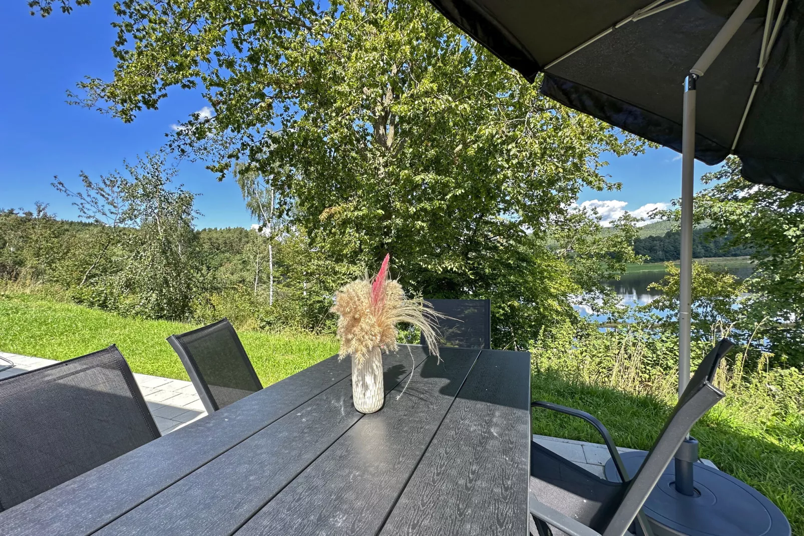 FERIENDORF SEEBLICK - Tiny Chalet am Eixendorfer See-Terrasbalkon