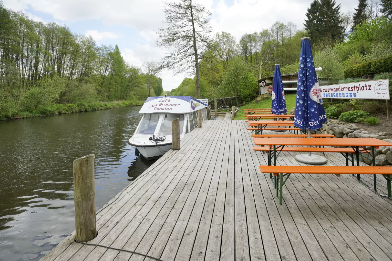 Ferienhaus Eldeblick 6 Personen direkt am Eldeufer in Parchimn-Buitenkant zomer