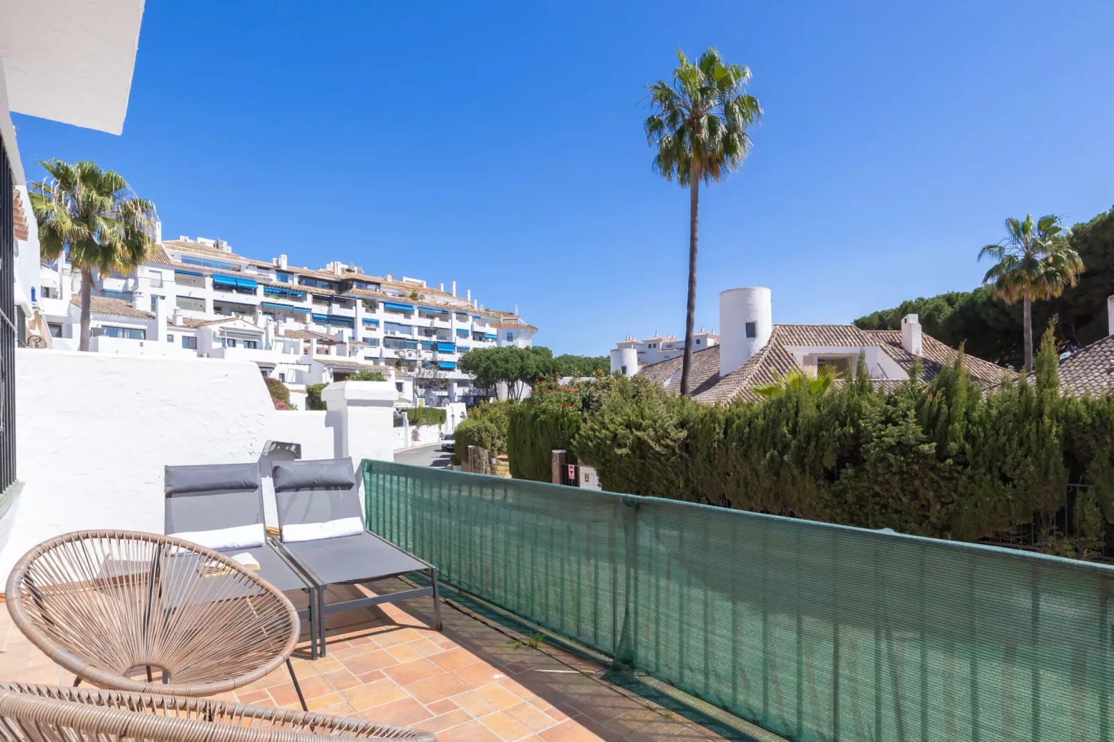 CT 200 HHH - Villa Marina - Puerto Banus Apartment-Terrasbalkon