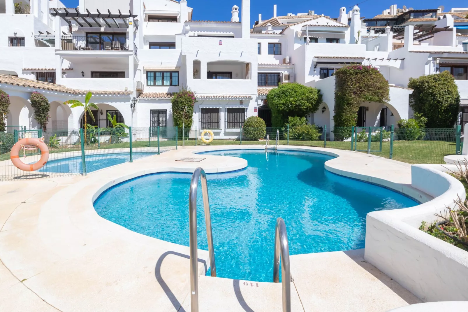 CT 200 HHH - Villa Marina - Puerto Banus Apartment-Zwembad