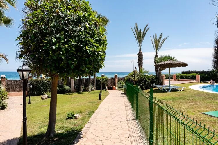 CT 240 - Beachfront Apartment -Don Juan Manilva-Buitenlucht