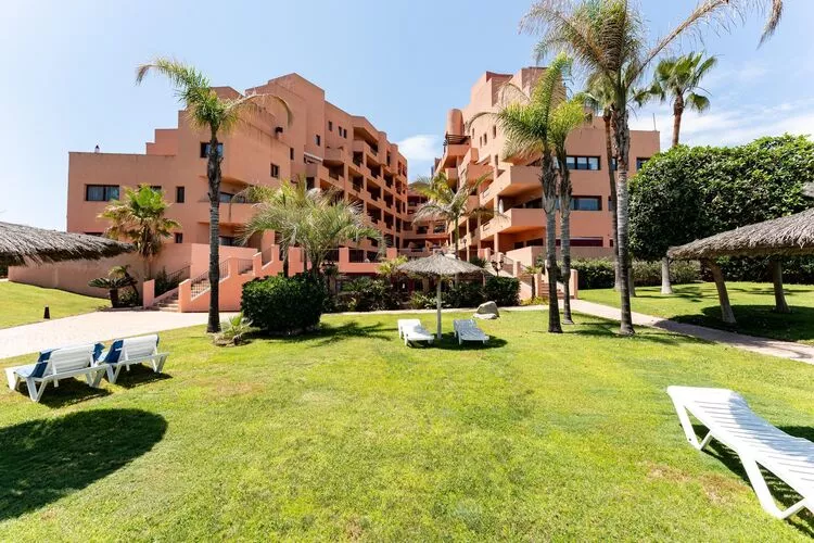 CT 240 - Beachfront Apartment -Don Juan Manilva-Buitenlucht