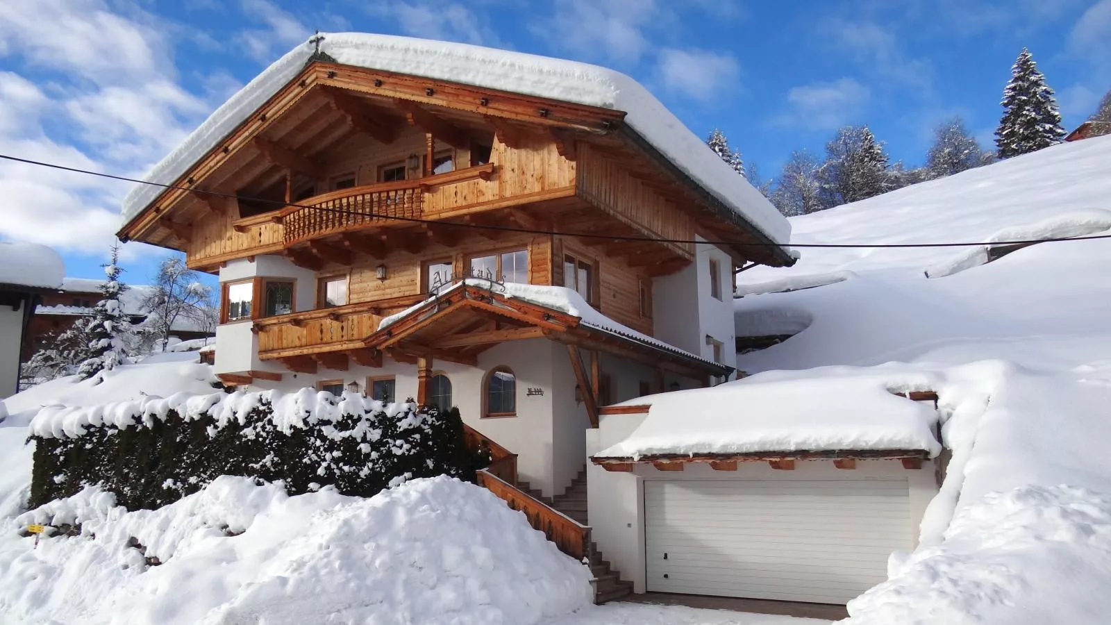 Chalet mit Traumausblick-Exterieur winter