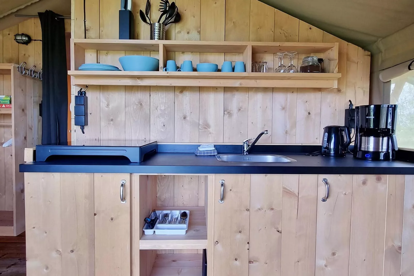 Luxe glamping met badkamer 2-Keuken