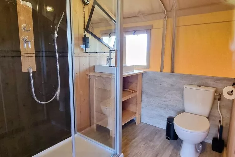 Twee luxe glampings naast elkaar-Badkamer