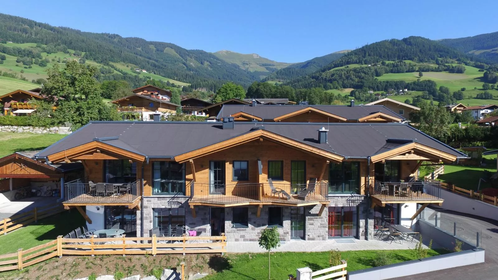 Luxury Tauern Suite Walchen Kaprun 1-Buitenkant zomer