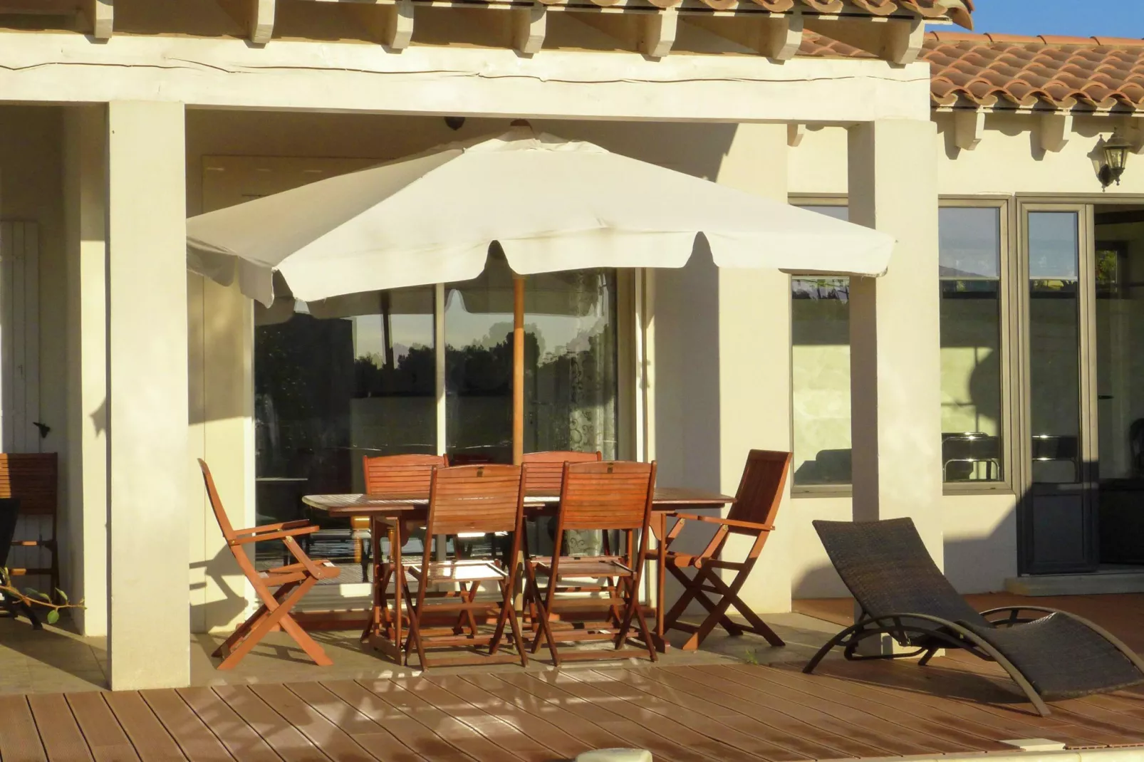 Belle villa avec piscine privée - NARBONNE-Terrasbalkon