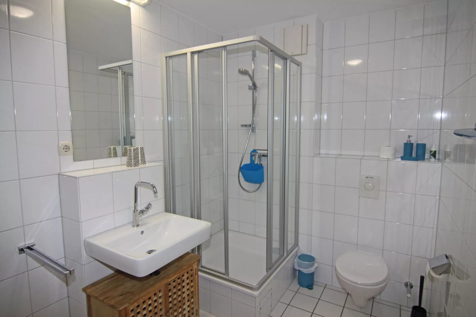 2-Raum-App 56 qm E-39 1 OG / 4 Pers-Badkamer