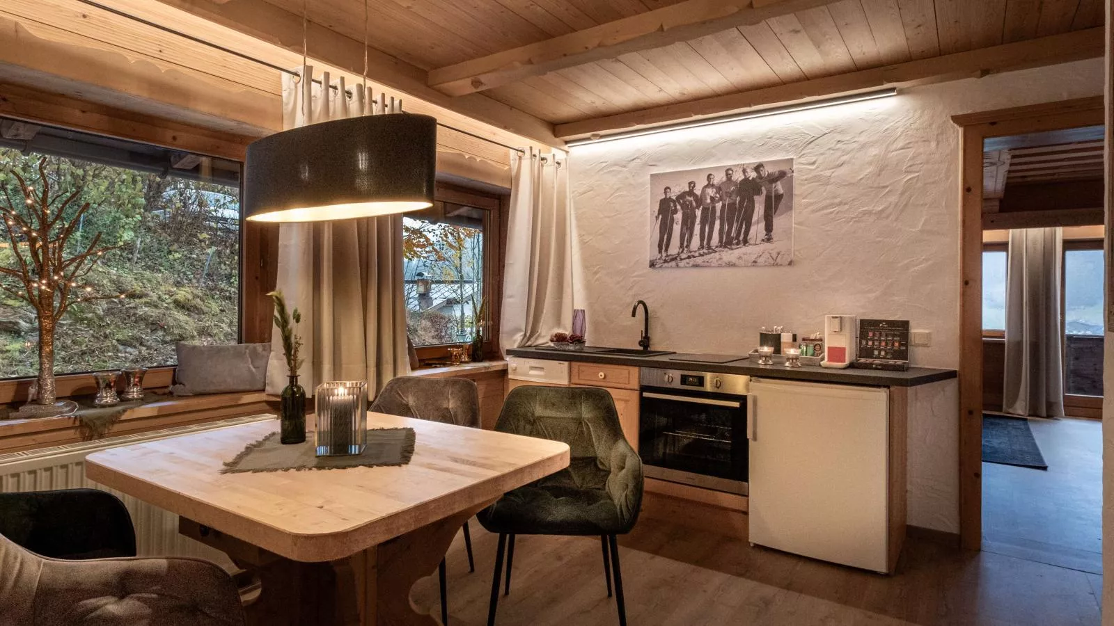 Mountain Hide-Away II-Eetkamer