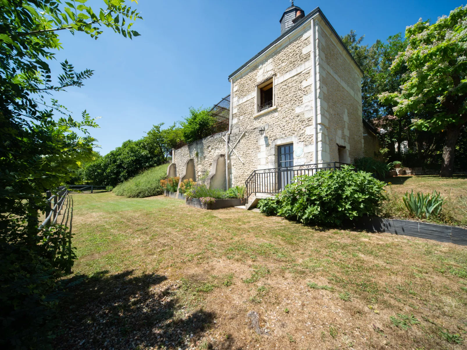 Le Pigeonnier-Buiten