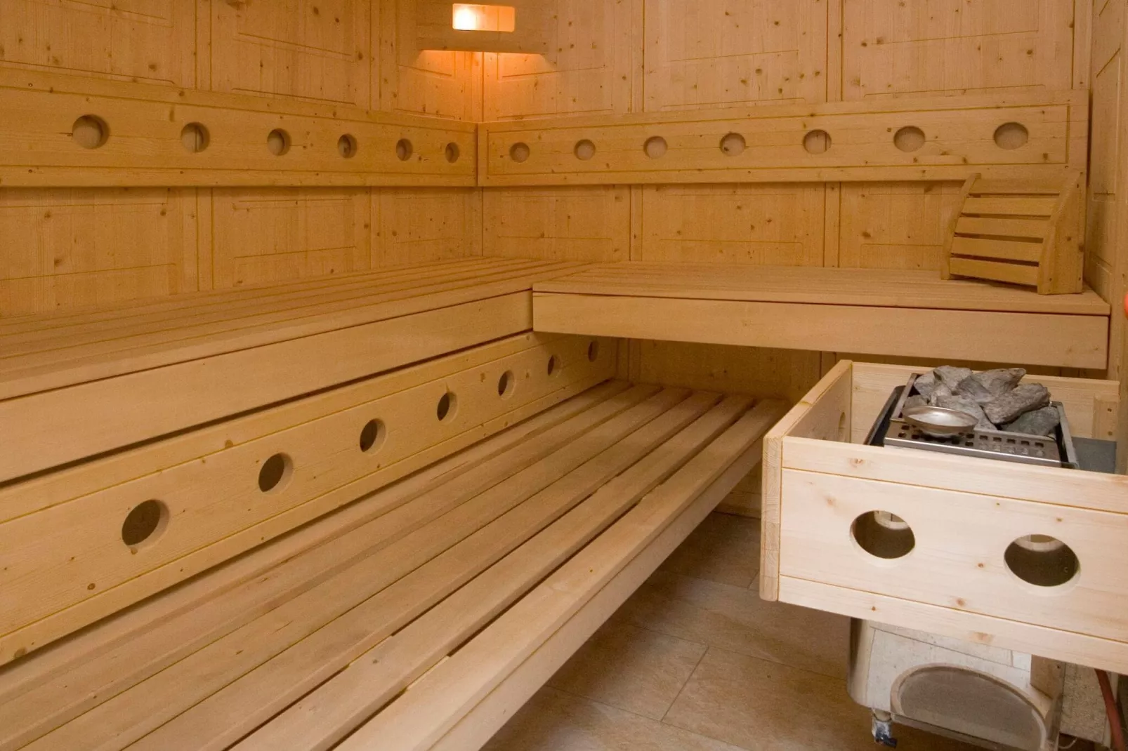 Vrijstaande vakantiewoning in Salzburgerland met gedeelde sauna-Parkfaciliteiten