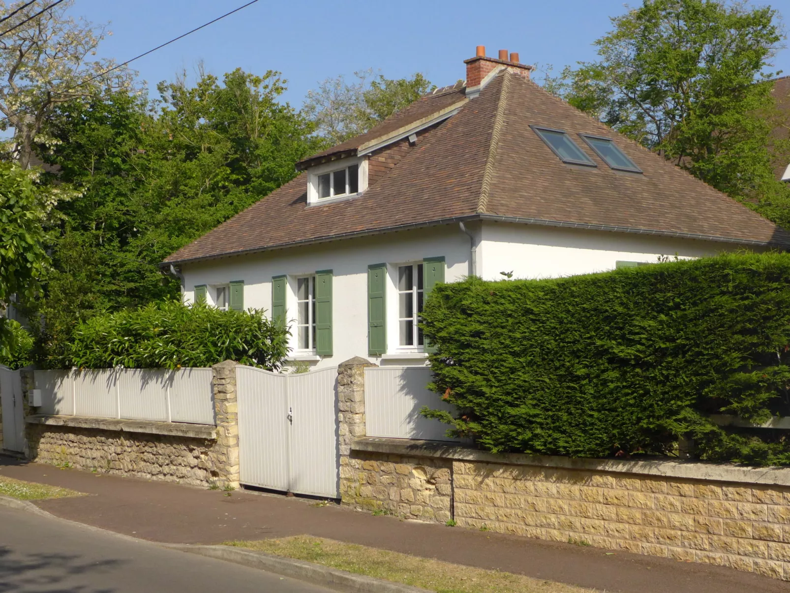 Sunny Lodge-Buiten