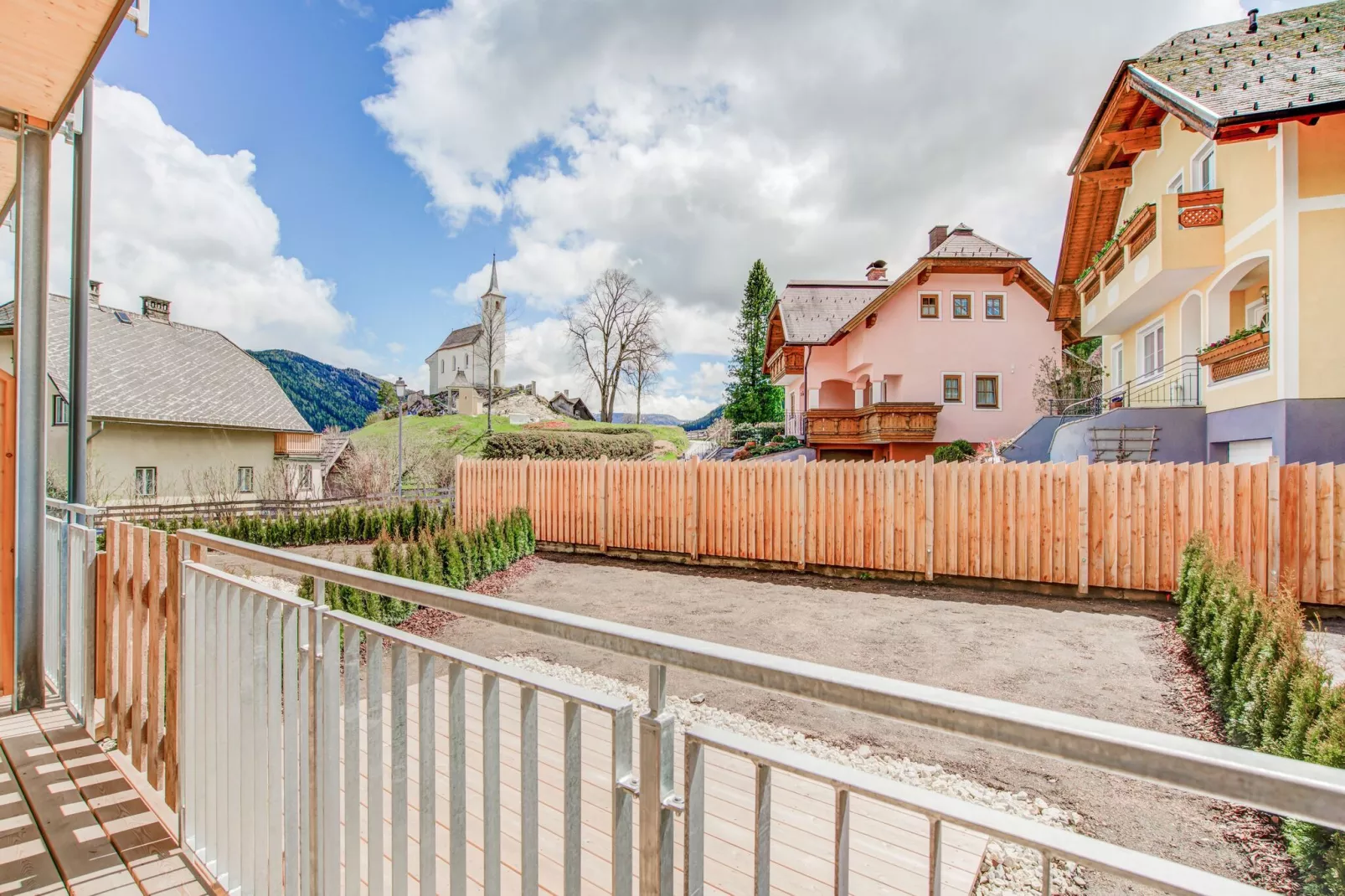 Mooi appartement in Mauterndorf met een sauna-Uitzicht zomer