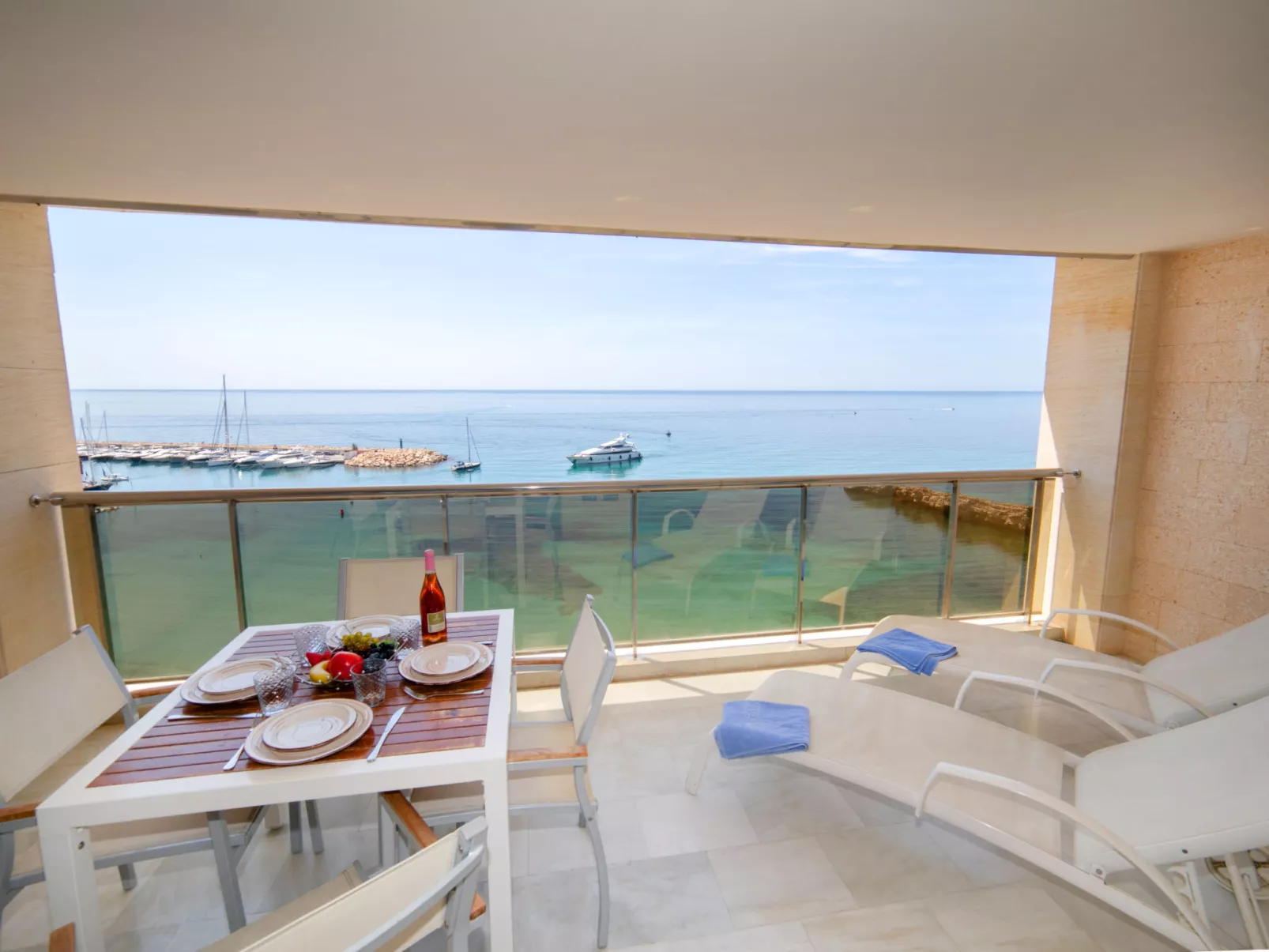 Residencial Villa Puerto Beach-Binnen