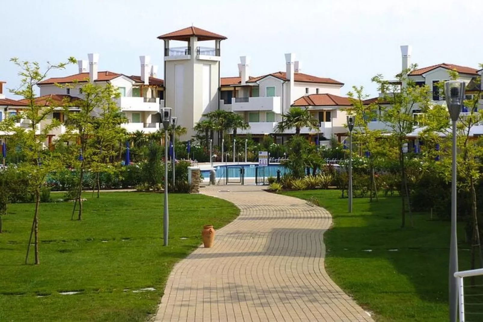 Holiday resort Villaggio A Mare Lido Altanea Casa a schiera trilo Typ L 70 qm-Buitenkant zomer