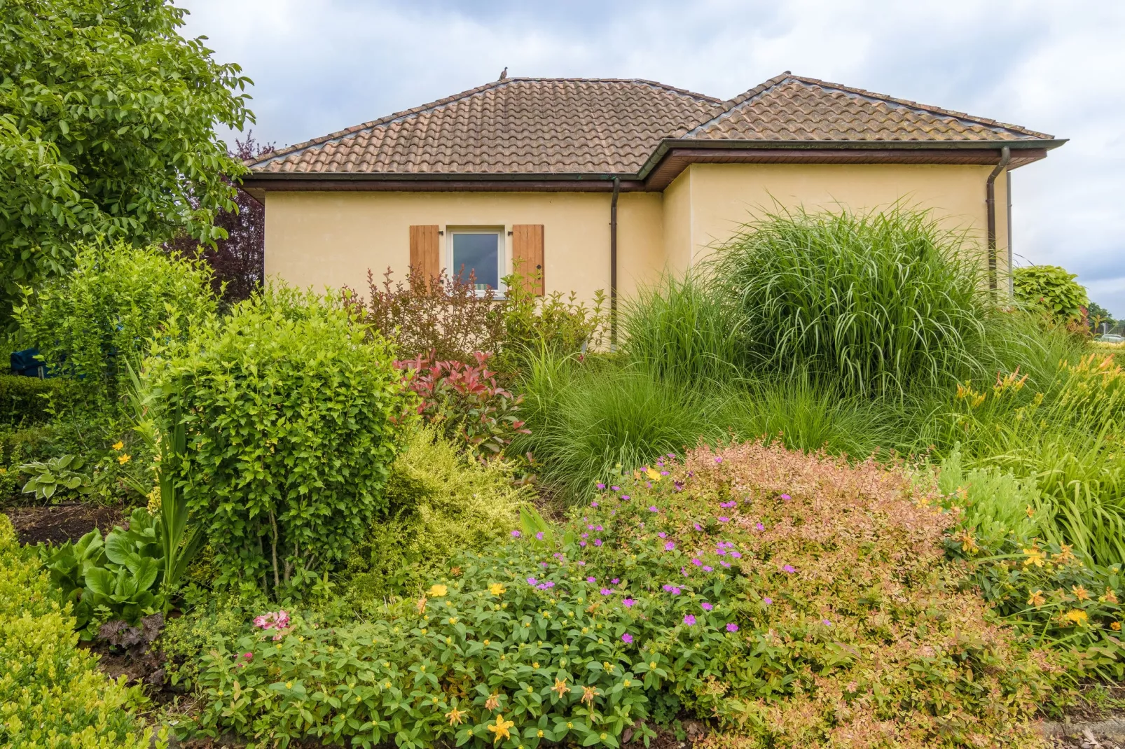 Maison Le Perrot-Buitenkant zomer