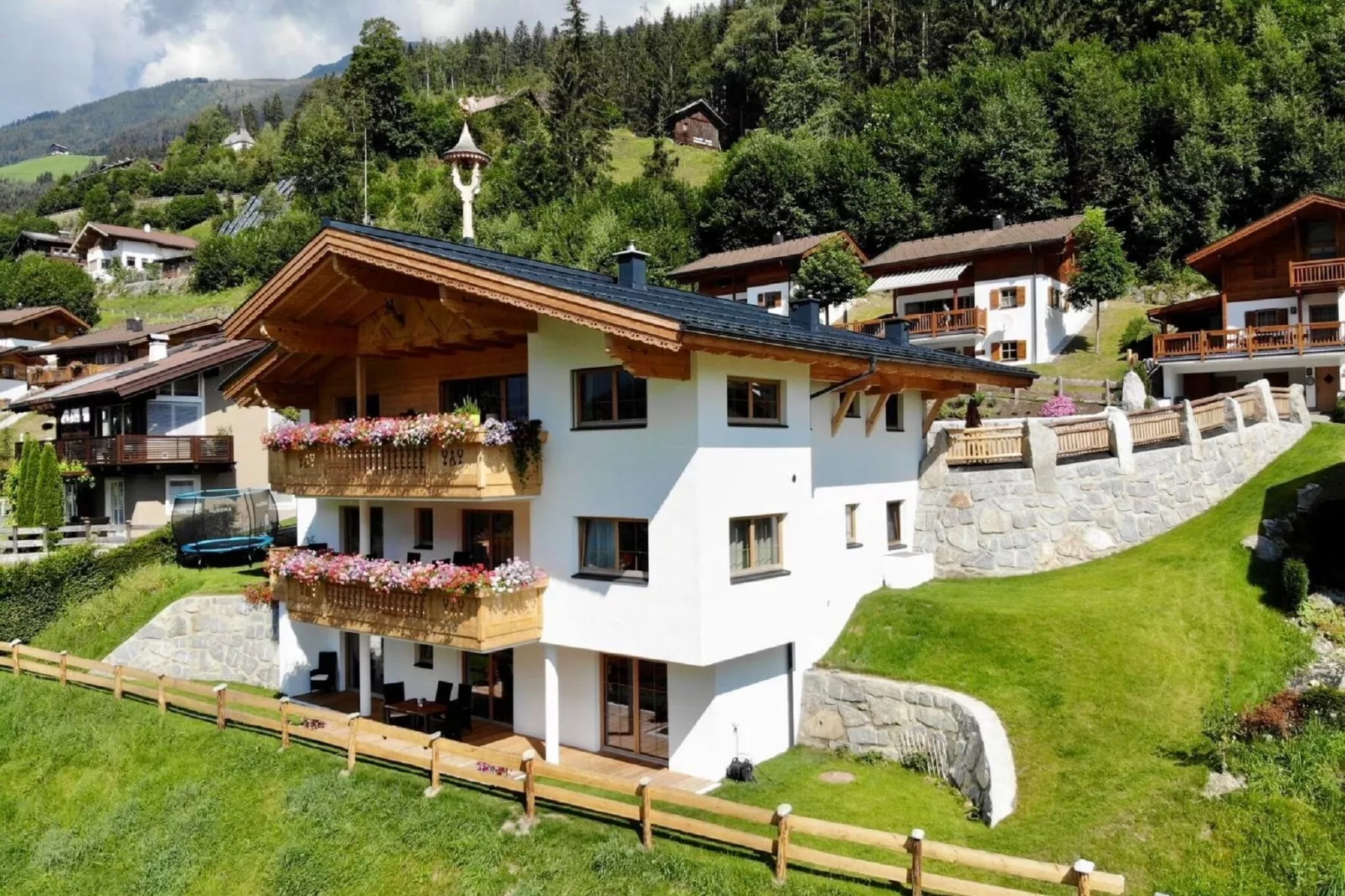 Salzach Appartement Wald-Buitenkant zomer