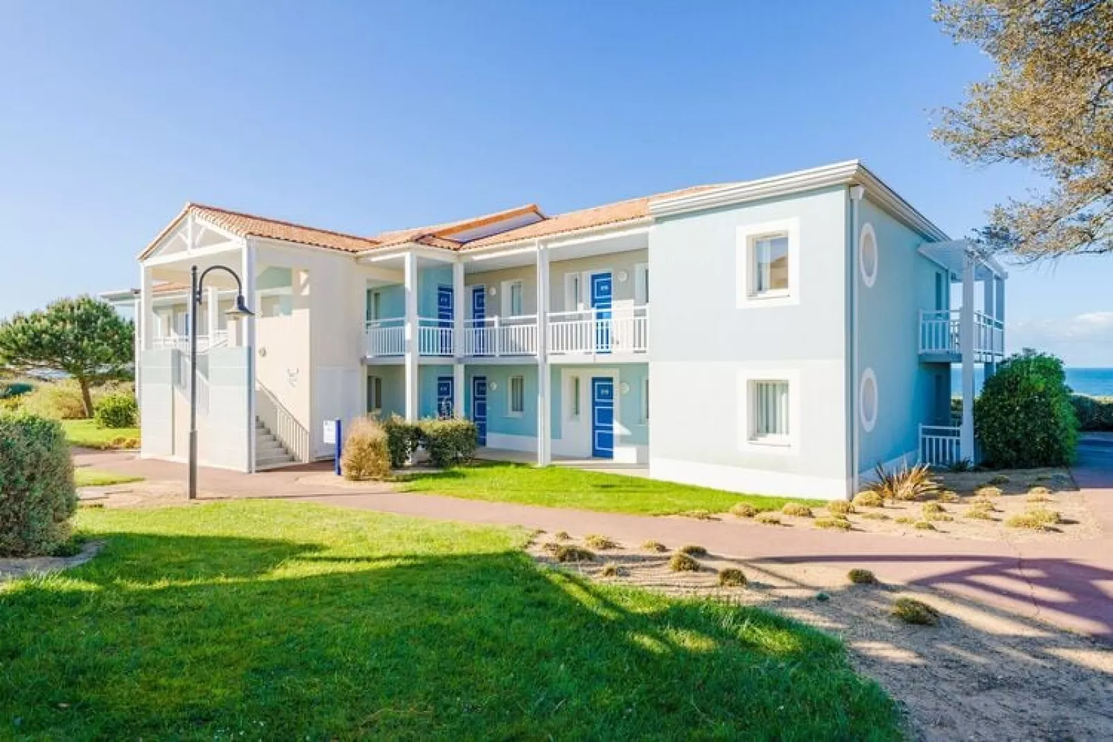 Appartement met zeezicht in de residentie L'Estran, Le Château-d'Olonne-Buitenkant zomer